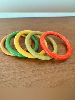 Unk Colorful Resin Bangle Bracelet Set - Red, Yellow, Green, Brown